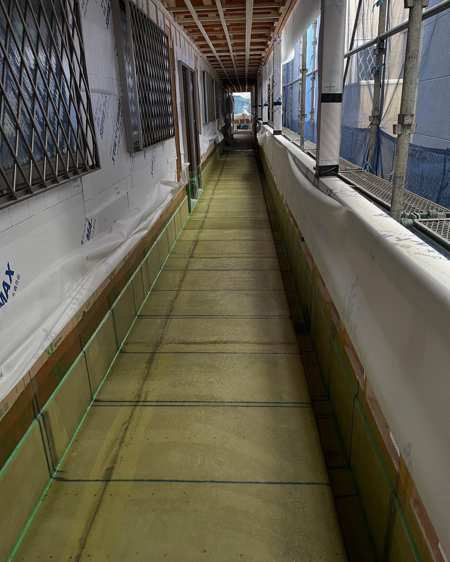 木造アパート　　廊下　　FRP防水 